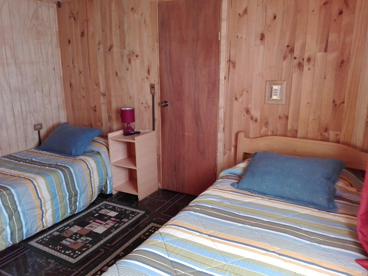 Hospedaje Los Calafates Ancud Exterior foto