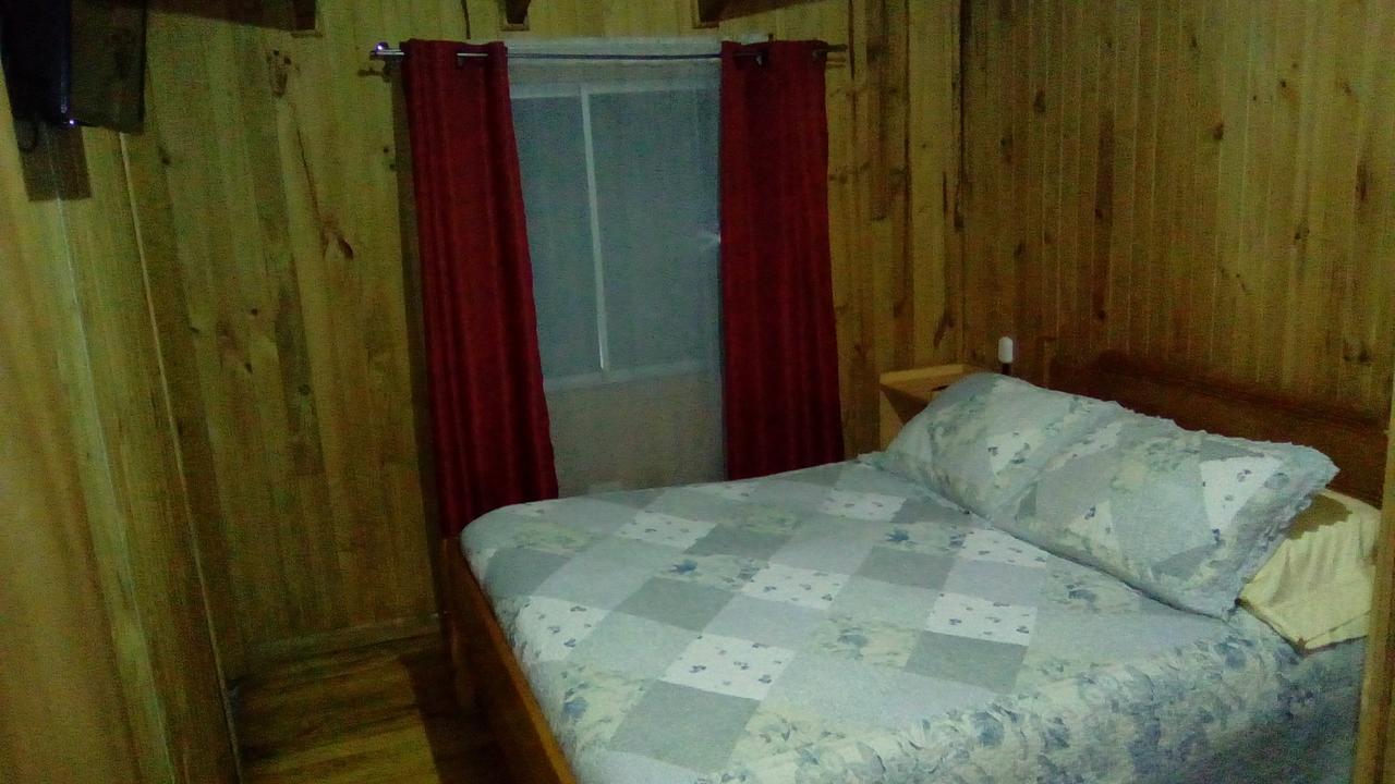 Hospedaje Los Calafates Ancud Exterior foto